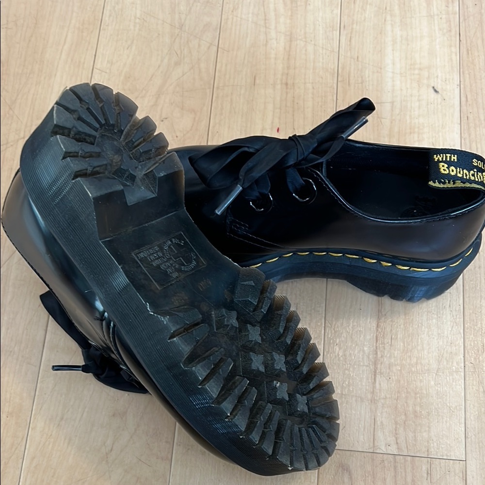 Dr. Martens HOLLY LEATHER PLATFORM SHOES 6 - Picture 9 of 16